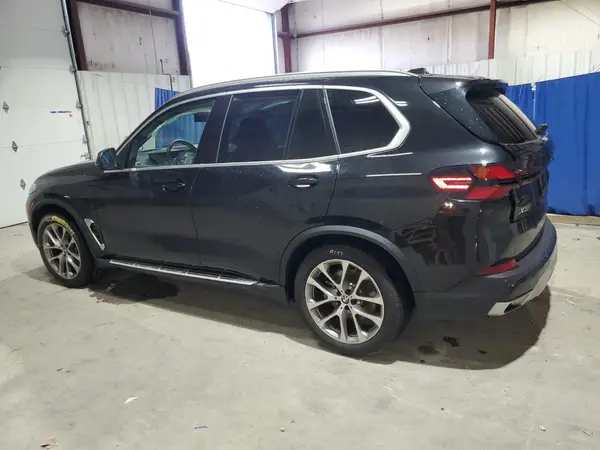 5UX23EU04T9049076 2026 BMW X5 - Image 2