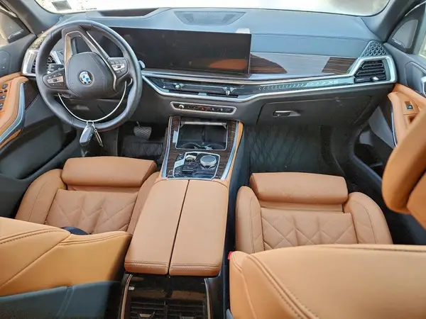 5UX23EU04T9052320 2026 BMW X5 - Image 8
