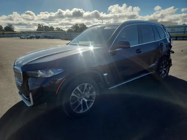 5UX23EU04T9057937 2026 BMW X5 - Image 1