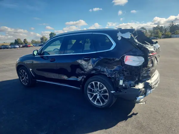 5UX23EU04T9057937 2026 BMW X5 - Image 2