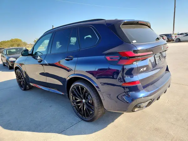 5UX23EU04T9074589 2026 BMW X5 - Image 2