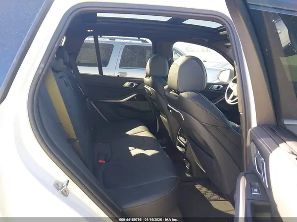 5UX23EU04T9129851 2026 BMW X5 - Image 8