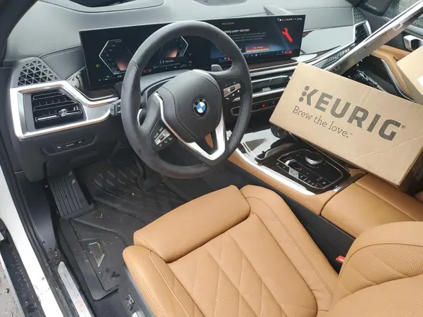 5UX23EU04T9136024 2026 BMW X5 - Image 8