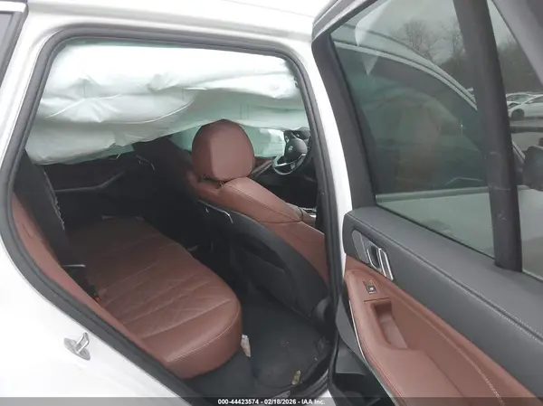5UX23EU04T9223180 2026 BMW X5 - Image 8