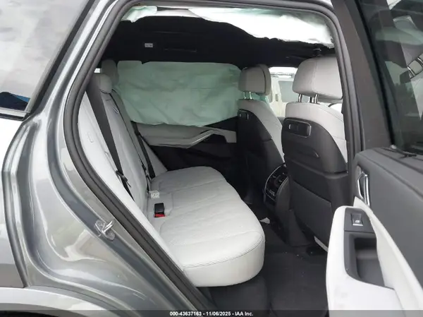 5UX23EU04T9227133 2026 BMW X5 - Image 8