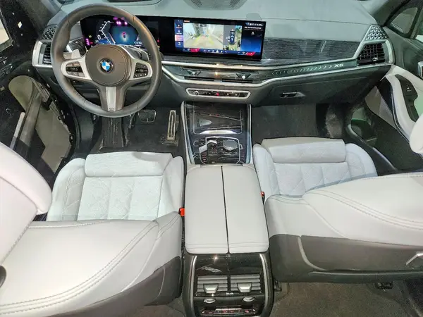 5UX23EU04T9235006 2026 BMW X5 - Image 8