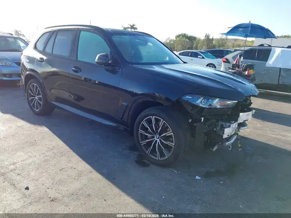 5UX23EU04T9293942 2026 BMW X5 - Image 1