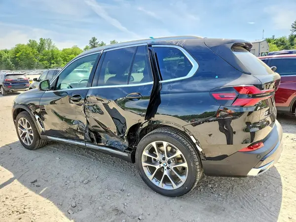 5UX23EU04T9373760 2026 BMW X5 - Image 2