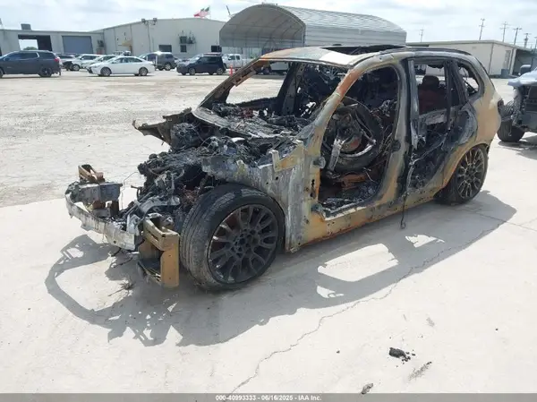 5UX23EU05R9S56116 2024 BMW X5 - Image 2