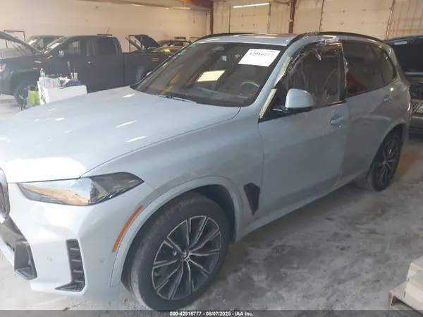 5UX23EU05R9T27721 2024 BMW X5 - Image 2