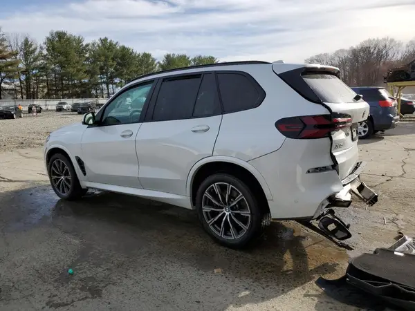 5UX23EU05R9U48829 2024 BMW X5 - Image 2