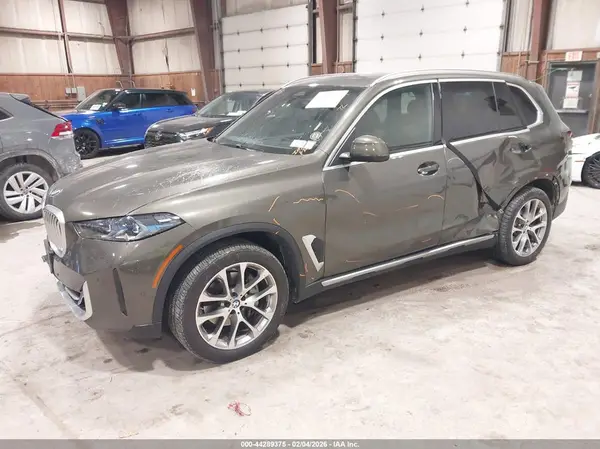 5UX23EU05S9W32786 2025 BMW X5 - Image 2
