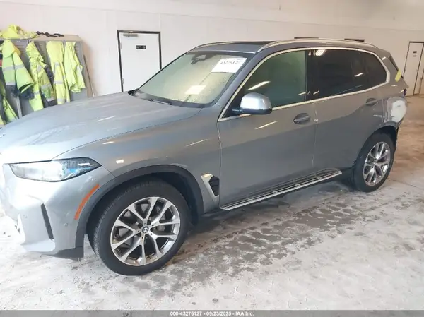 5UX23EU05S9W37728 2025 BMW X5 - Image 2