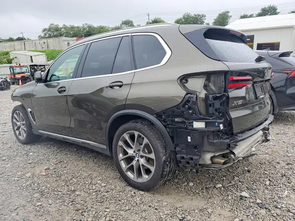5UX23EU05S9W56537 2025 BMW X5 - Image 2