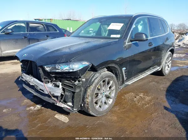 5UX23EU05S9X53429 2025 BMW X5 - Image 2