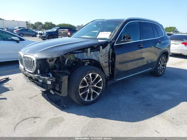 5UX23EU05S9Z43604 2025 BMW X5 - Image 2