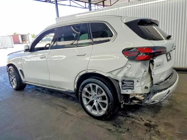 5UX23EU05T9078022 2026 BMW X5 - Image 2