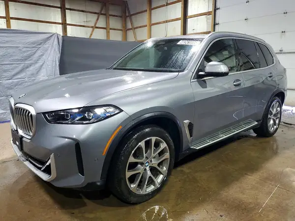 5UX23EU05T9083401 2026 BMW X5 - Image 1