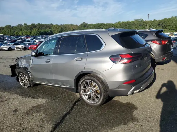5UX23EU05T9108426 2026 BMW X5 - Image 2