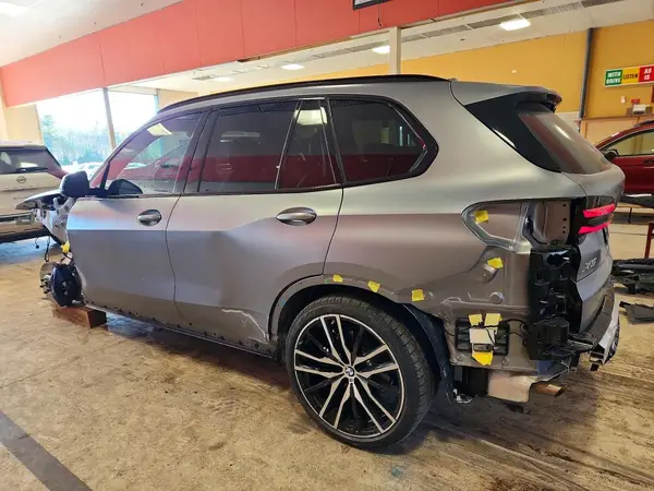 5UX23EU05T9113254 2026 BMW X5 - Image 2