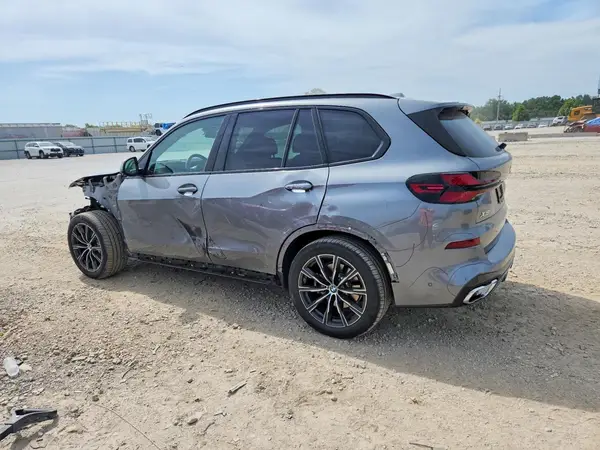 5UX23EU05T9117790 2026 BMW X5 - Image 2