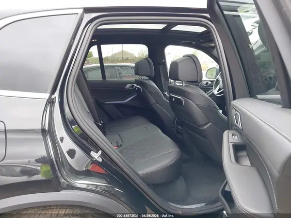 5UX23EU05T9148750 2026 BMW X5 - Image 8