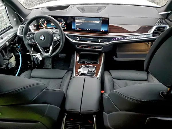 5UX23EU05T9187287 2026 BMW X5 - Image 8