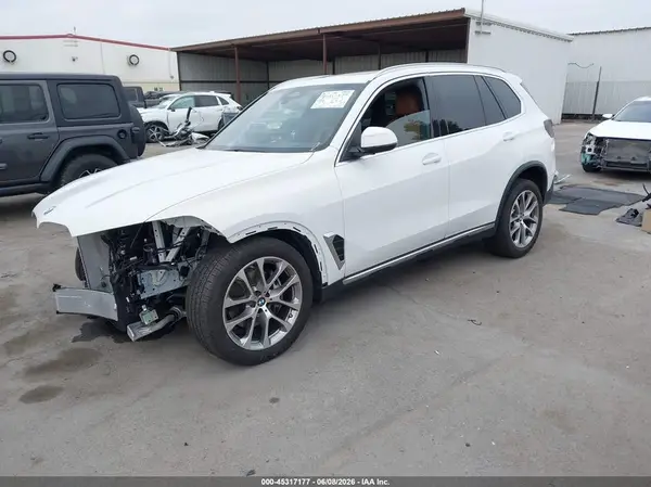 5UX23EU05T9196023 2026 BMW X5 - Image 2