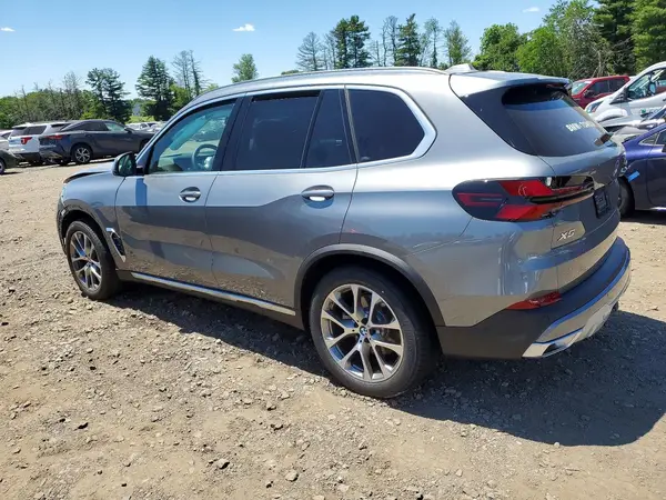 5UX23EU05T9319383 2026 BMW X5 - Image 2