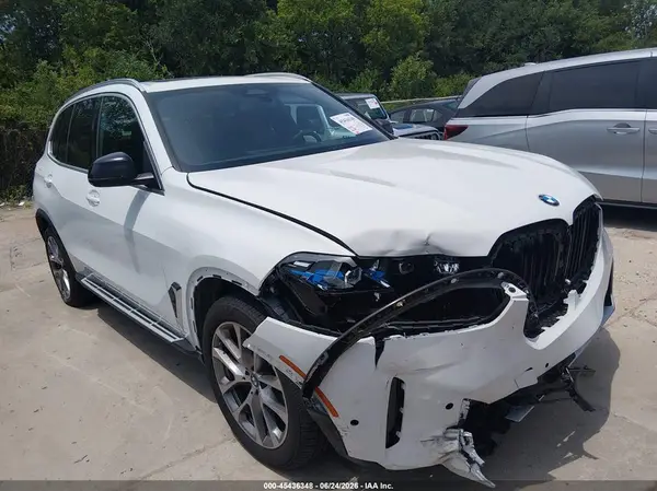 5UX23EU05T9367918 2026 BMW X5 - Image 1