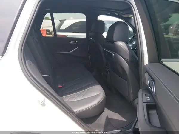 5UX23EU05T9367918 2026 BMW X5 - Image 8