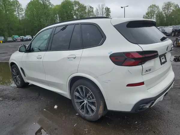 5UX23EU06R9W04876 2024 BMW X5 - Image 2