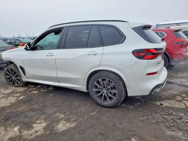 5UX23EU06S9Z06688 2025 BMW X5 - Image 2