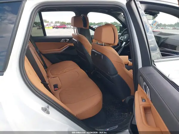 5UX23EU06T9146926 2026 BMW X5 - Image 8