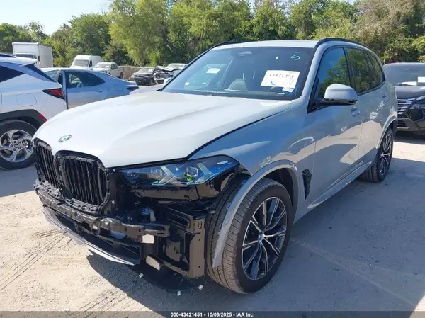 5UX23EU06T9161152 2026 BMW X5 - Image 2