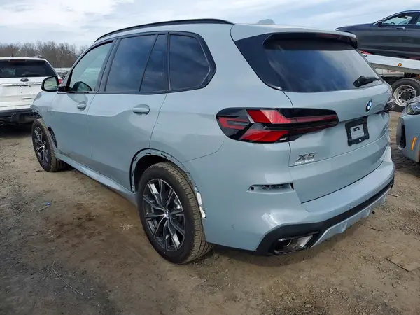 5UX23EU06T9289293 2026 BMW X5 - Image 2