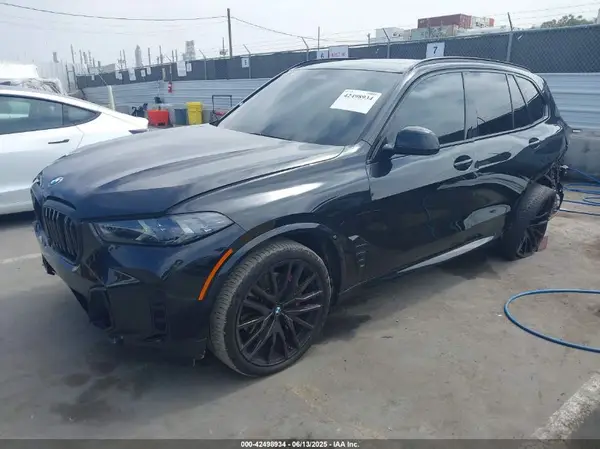 5UX23EU07R9T19068 2024 BMW X5 - Image 2