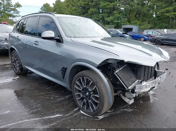 5UX23EU07R9U39727 2024 BMW X5 - Image 1