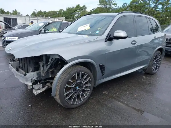 5UX23EU07R9U39727 2024 BMW X5 - Image 2