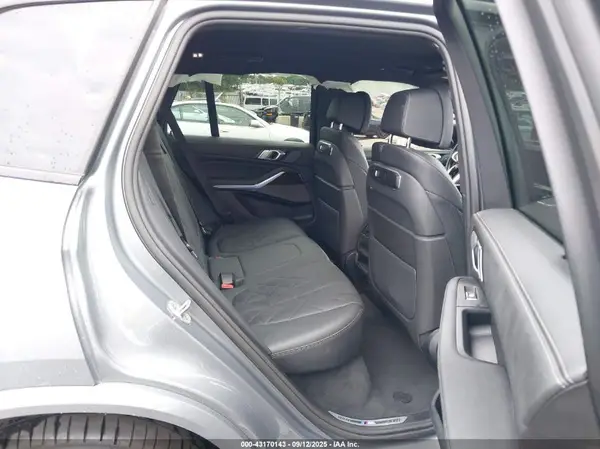 5UX23EU07R9U39727 2024 BMW X5 - Image 8