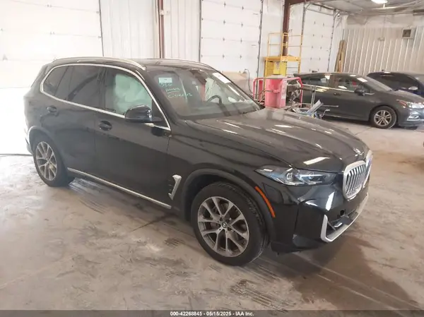 5UX23EU07S9W36113 2025 BMW X5 - Image 1