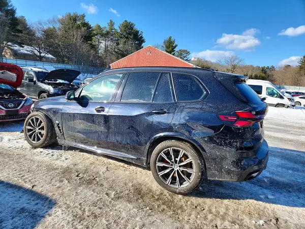 5UX23EU07T9039349 2026 BMW X5 - Image 2