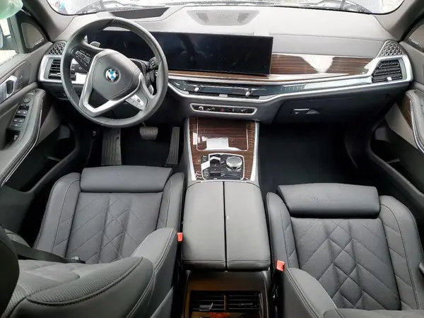 5UX23EU07T9083948 2026 BMW X5 - Image 8