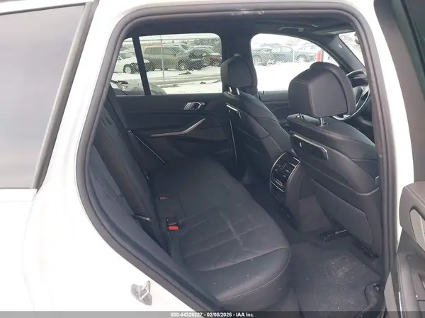 5UX23EU07T9186500 2026 BMW X5 - Image 8