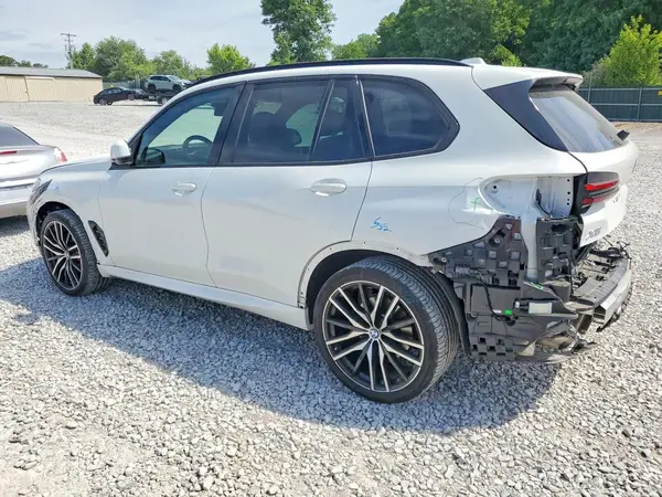 5UX23EU08R9S25684 2024 BMW X5 - Image 2