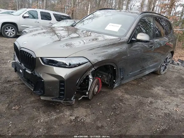 5UX23EU08R9S62542 2024 BMW X5 - Image 2