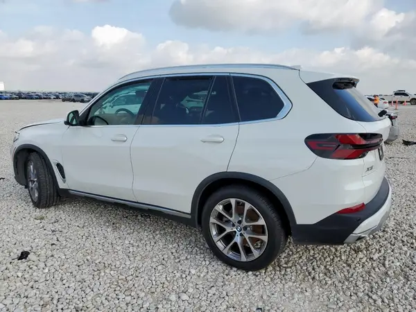 5UX23EU08R9T49938 2024 BMW X5 - Image 2