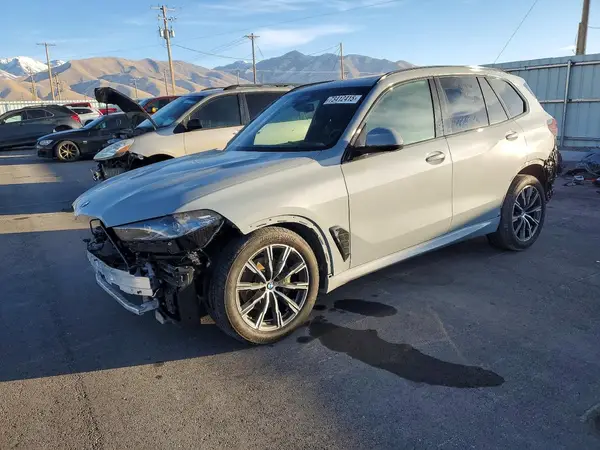 5UX23EU08R9T87265 2024 BMW X5 - Image 1
