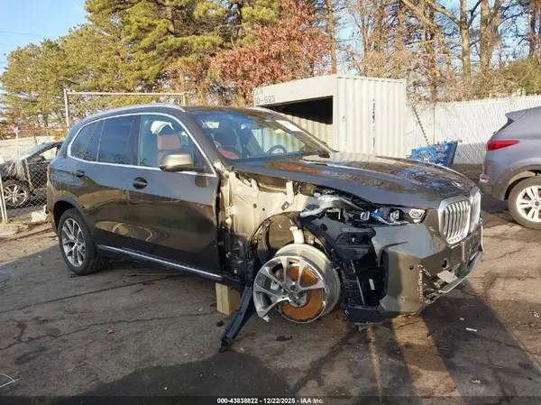 5UX23EU08R9T88044 2024 BMW X5 - Image 1