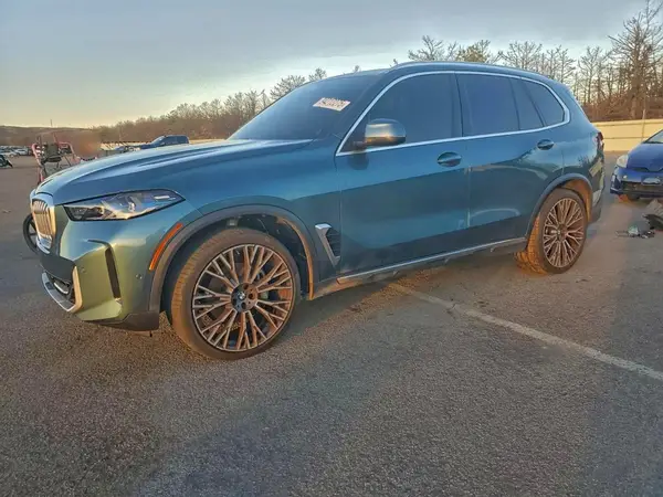 5UX23EU08R9T91879 2024 BMW X5 - Image 1